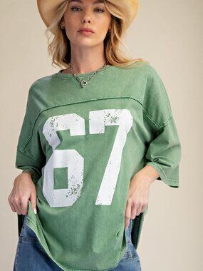EASEL NUMBER GRAPHIC WASHED BOXY TOP 100% COTTON